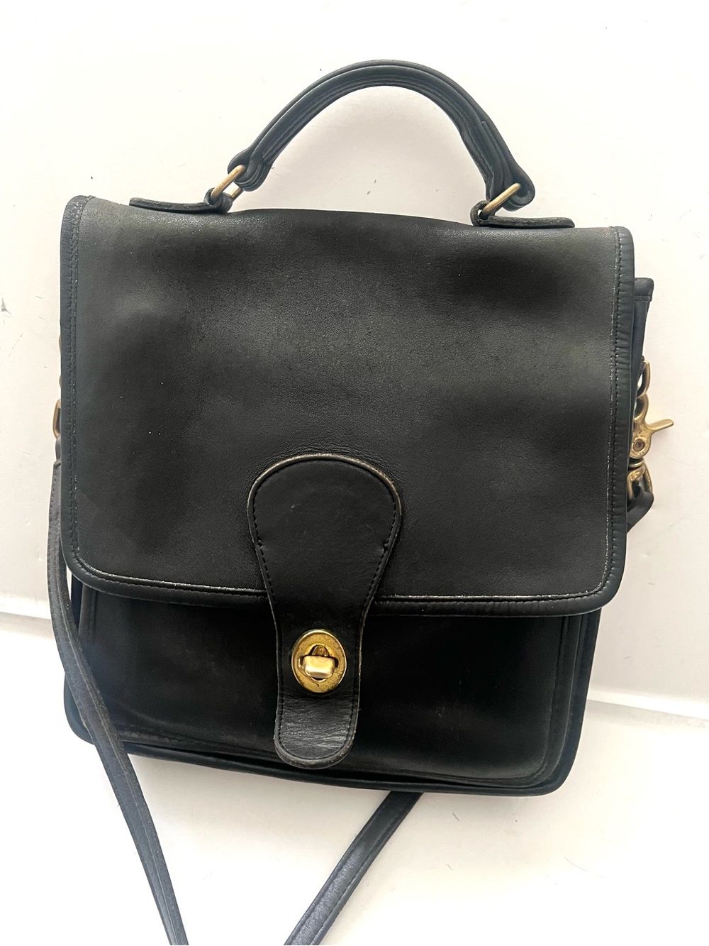 Vintage Black Leather Coach Crossbody Bag - Picture 5 of 10